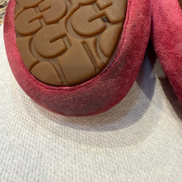 UGG Dakota Raspberry Pink Suede Slipper Moccasins Sz 9 - Picture 10 of 11